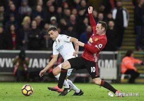  纽卡斯尔定位球防守漏人被埃弗顿头球偷袭遗憾告负
