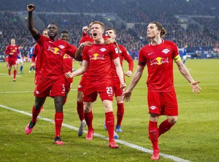  勒沃库森主场惨遭逆转，德甲争四大战进入白热化阶段